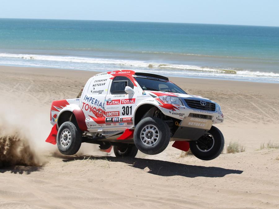  Toyota Hilux Rally Car 2012 года  (фото 2 из 8)